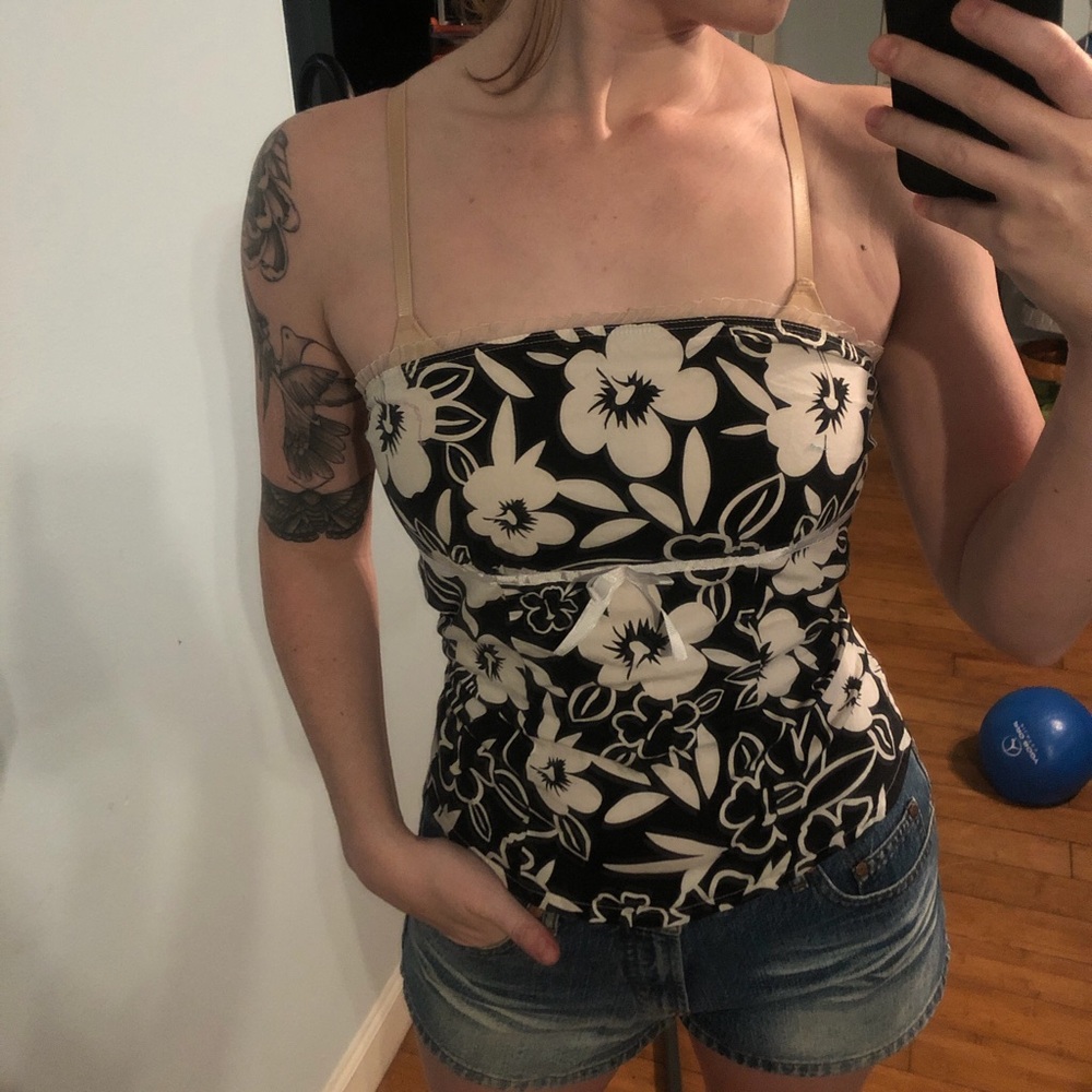 Copper key floral tube top with ruffle trim and ribbon bow